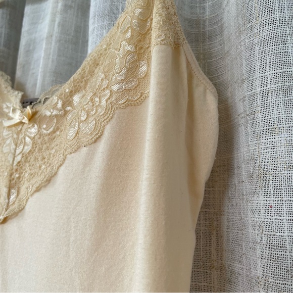 Jigsaw Lace Trim V-neck Cami Butter Pastel Yellow Vintage Y2K Dainty Coquette - Picture 2 of 5